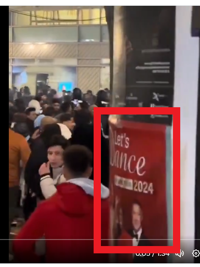 Plakat na słupie ogłoszeniowym dotyczy wydarzenia z 2024 roku 