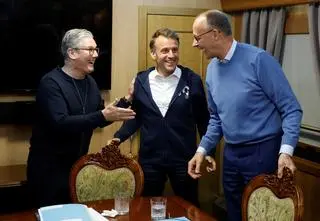 Macron, Merz, Starmer w pociągu. Co ukryto przed kamerami?