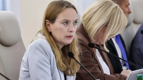 Katarzyna Pełczyńska-Nałęcz na posiedzeniu rządu, 1 lipca