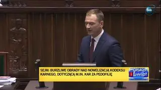 Poseł Nitras przyniósł do Sejmu dziecięce buciki i postawił je przed prezesem PiS