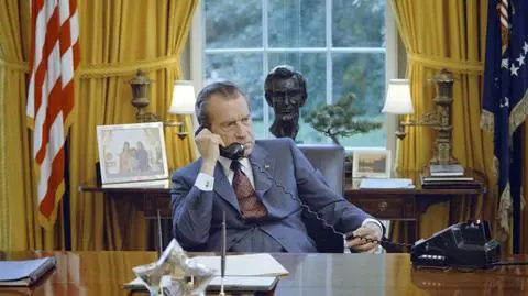 Nixon informuje, że astronauci nie wrócą z Księżyca. Deepfake w wersji historycznej