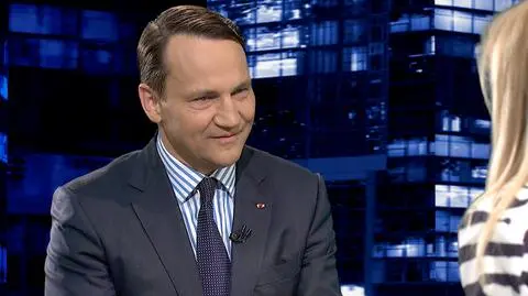 Nie pracuje, a dostaje miesięcznie 12 tys. zł? Sprawdzamy słowa Sikorskiego