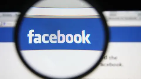Od Ministerstwa Finansów do CBA. Fałszywe profile prawdziwych instytucji na Facebooku