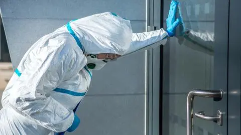 200 proc. wynagrodzenia dla lekarzy walczących z pandemią? Nie dla wszystkich