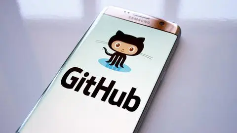Tak, GitHub planuje zmianę nazwy "master" na inną
