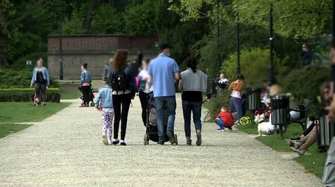 09.05.2020 | Polacy coraz częściej wychodzą z domów. "Jesteśmy w fazie epidemii pełzającej"