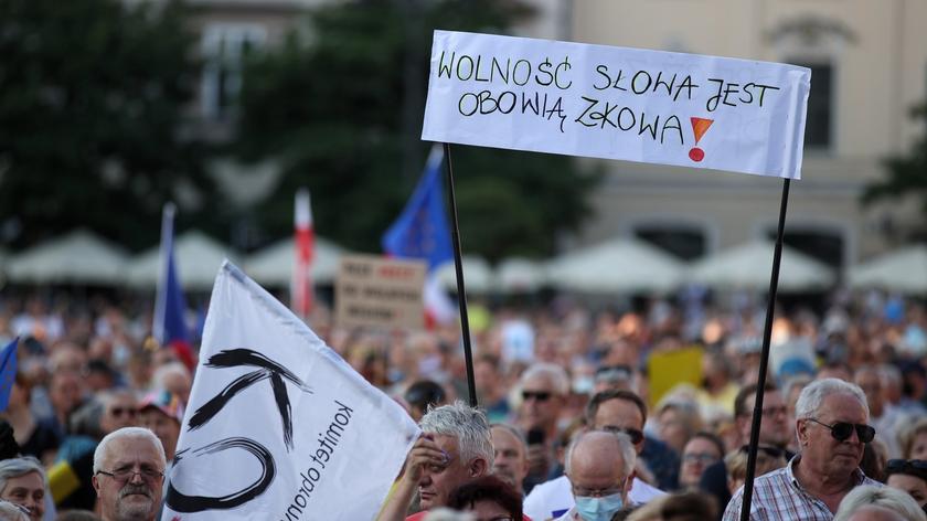 12.08.2021 | Manifestacje w obronie wolnych mediów w wielu miejscach w Polsce