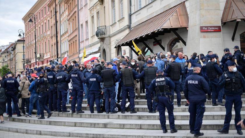 16.05.2020 | "Protest przedsiębiorców" w Warszawie. Policja użyła gazu łzawiącego