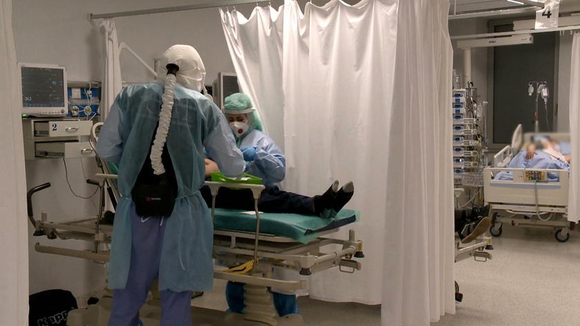 Blisko 28 tysięcy zakażonych koronawirusem. W całej Polsce powstają szpitale tymczasowe