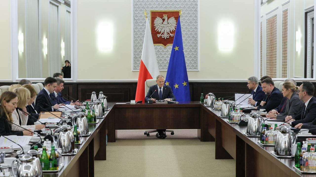 Rząd Papy miał być mniejszy i tańszy. No to policzyliśmy
