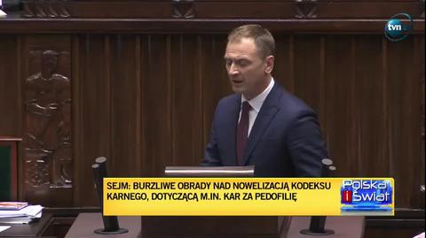 Poseł Nitras przyniósł do Sejmu dziecięce buciki i postawił je przed prezesem PiS