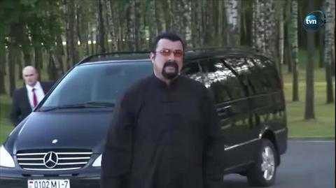 Steven Seagal został obywatelem Rosji. Na nagraniu: wizyta u prezydenta Białorusi, Aleksandra Łukaszenki