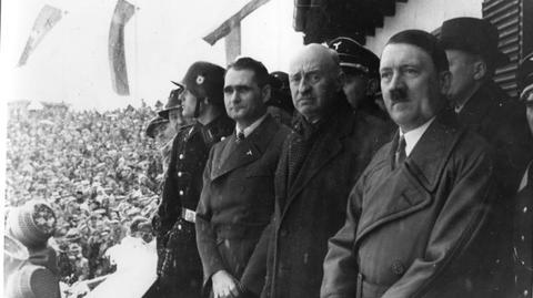 Hitler stał na czele III Rzeszy od 1933 do 1945 roku