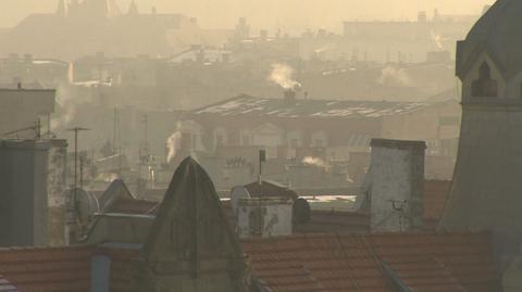 Duże miasta zwalczają smog. W tyle pozostają mniejsze miejscowości