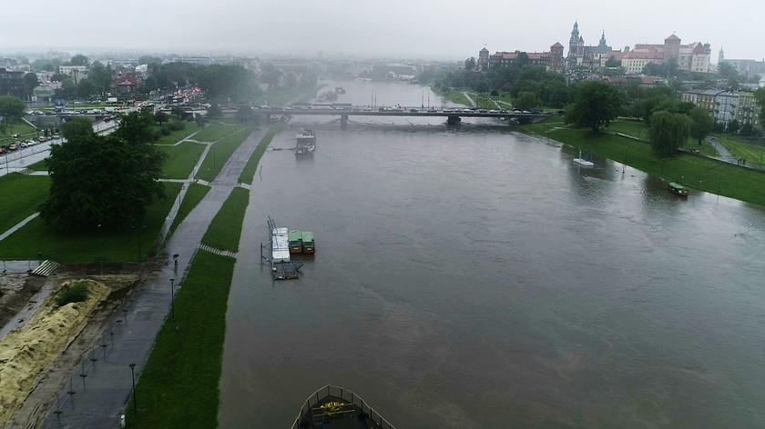 Fala kulminacyjna w Krakowie. Na całym południu Polski powódź dokonała wielu zniszczeń