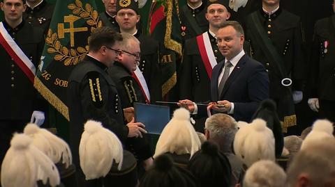 Najpierw "warto przeczytać", później "to był błąd". Prezydent przeprasza za polecenie artykułu