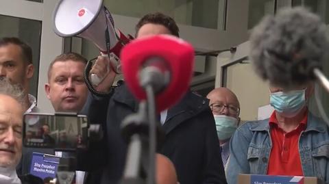 Sztab Trzaskowskiego złożył w PKW 1,6 mln podpisów